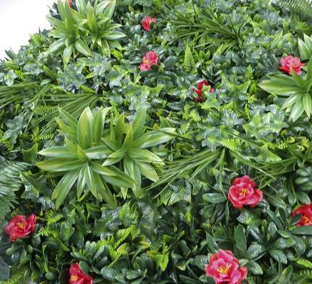Wooden Frame Artificial Green Wall Indoor 42cm Waterproof